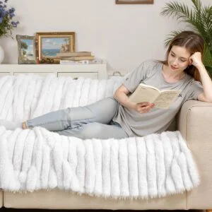 Faux Fur Throw Blanket, 50 x 60 Inch Soft Cozy Blanket for Couch and Bed
